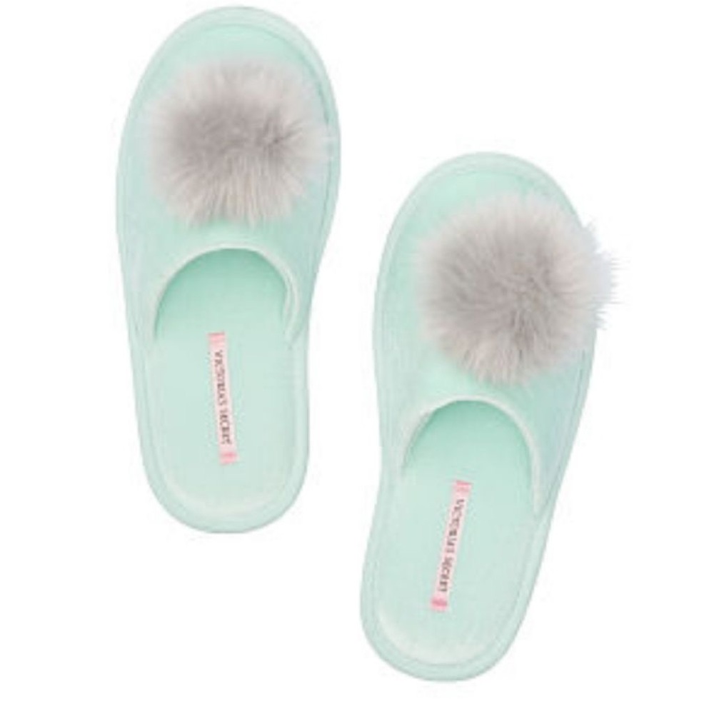 VS pom pom slippers